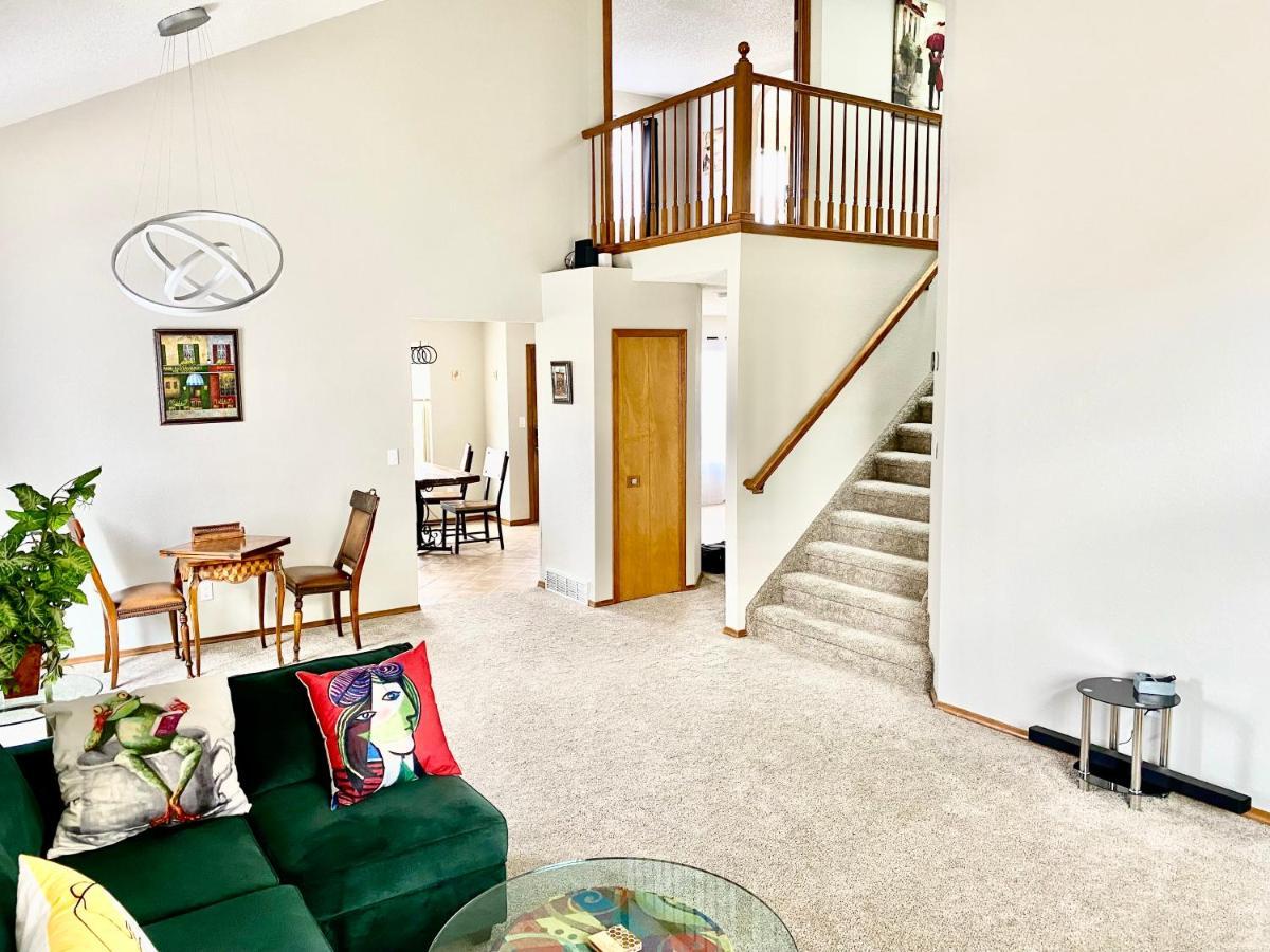 Artsy Home Close To Usafa With Fireplace And Patio Колорадо Спрингс Екстериор снимка
