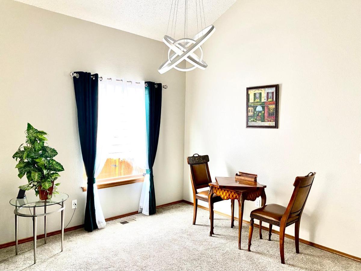Artsy Home Close To Usafa With Fireplace And Patio Колорадо Спрингс Екстериор снимка
