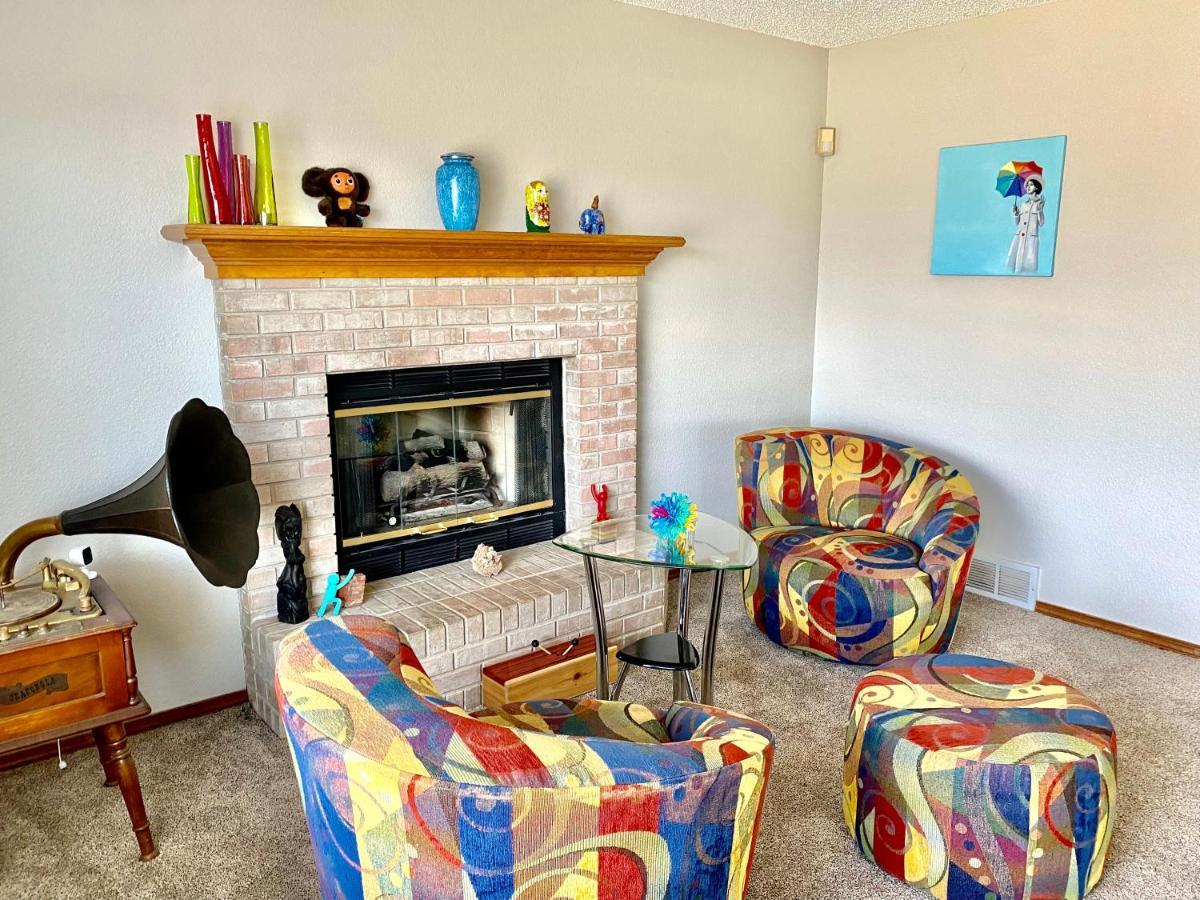 Artsy Home Close To Usafa With Fireplace And Patio Колорадо Спрингс Екстериор снимка