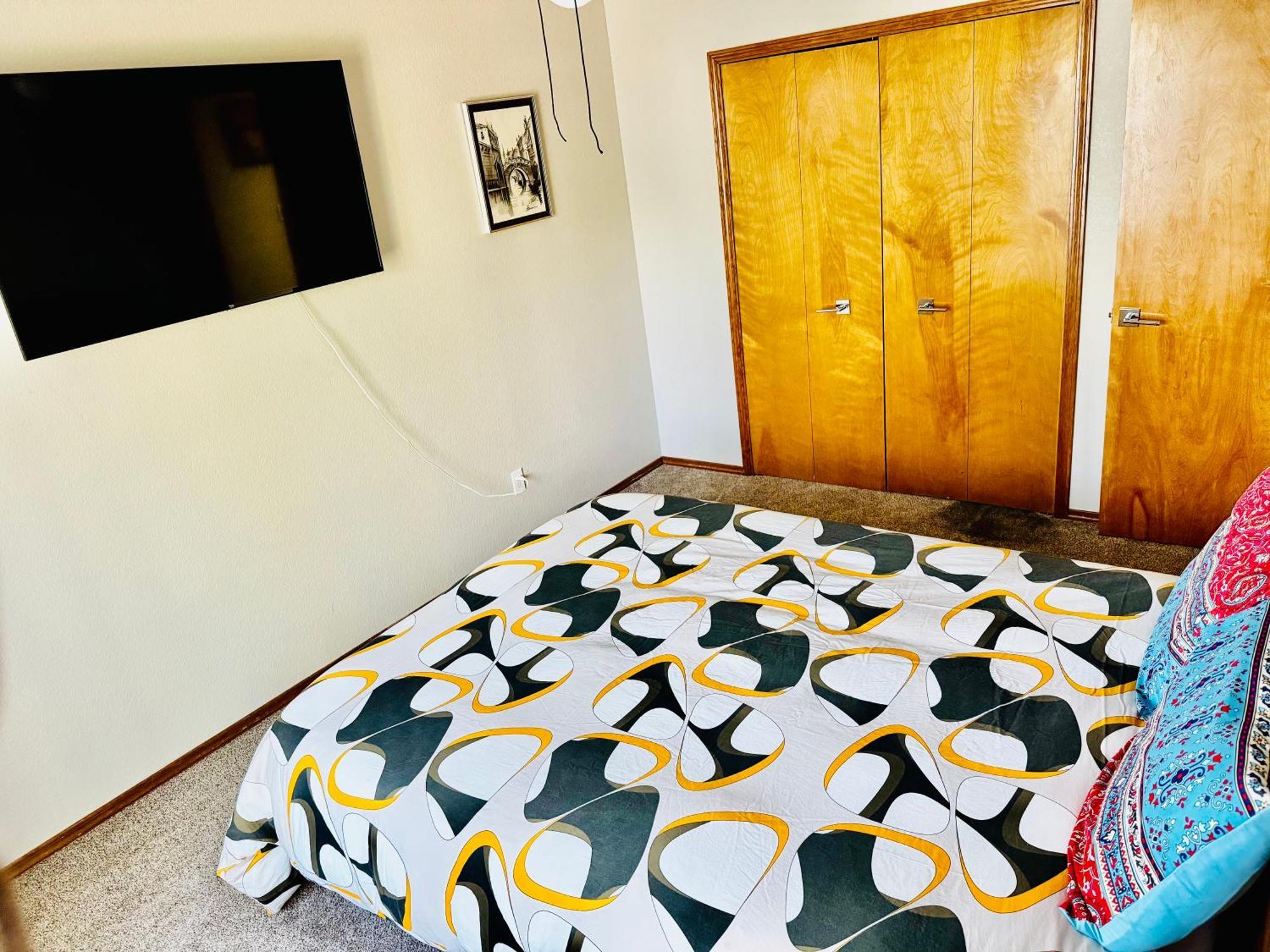 Artsy Home Close To Usafa With Fireplace And Patio Колорадо Спрингс Екстериор снимка